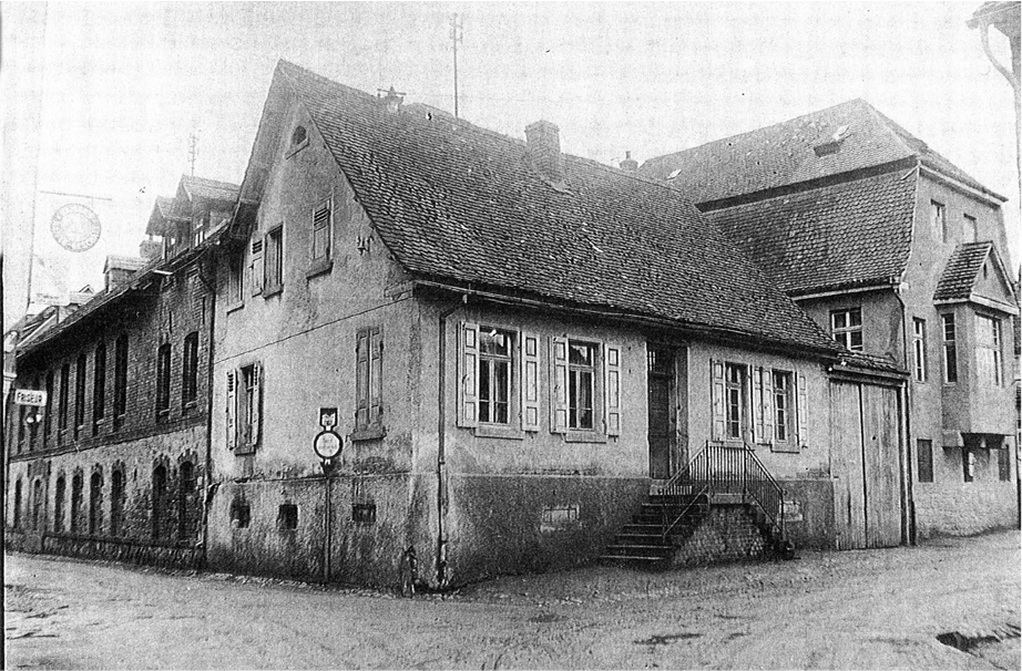 Gebäudekomplex Fabrik und Wohnhaus, vermutlich 1945. Nachlass Ernst Oppenheimer, Privatbesitz